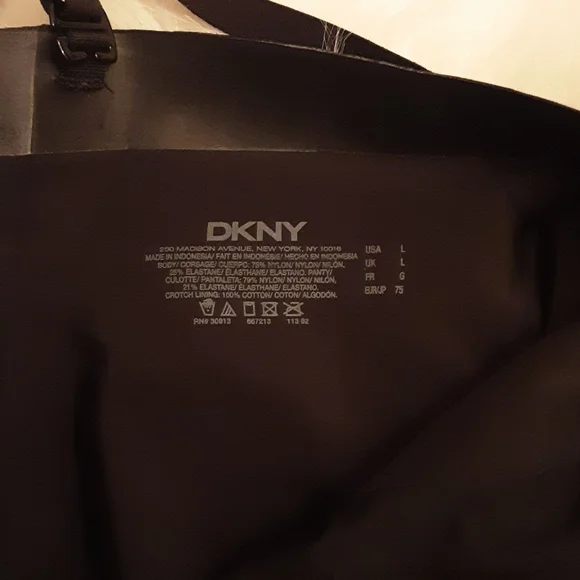 NWT SHAPING HALF SLIP / DKNY - Picture 7 of 7